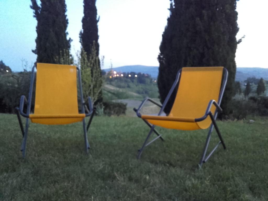 Agriturismo Il Torrione Черталдо Екстериор снимка
