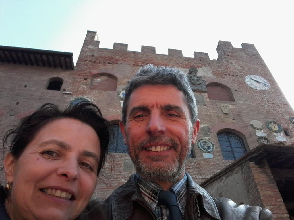 Agriturismo Il Torrione Черталдо Екстериор снимка