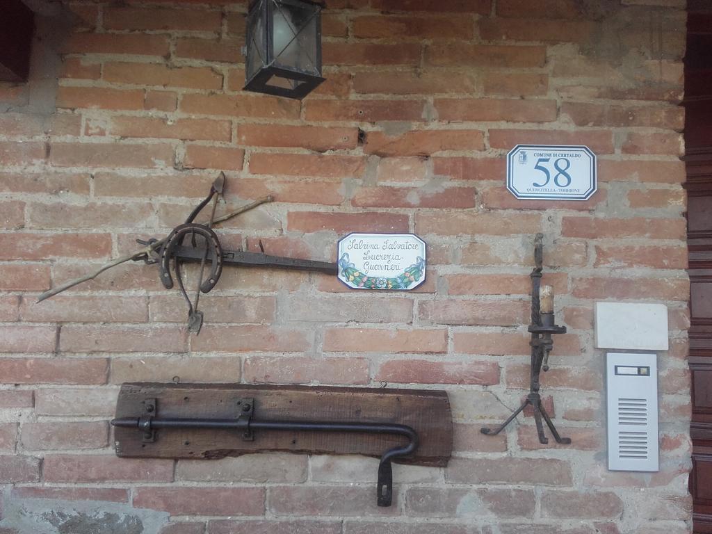 Agriturismo Il Torrione Черталдо Екстериор снимка
