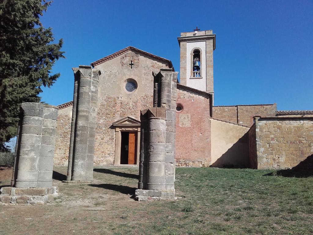 Agriturismo Il Torrione Черталдо Екстериор снимка
