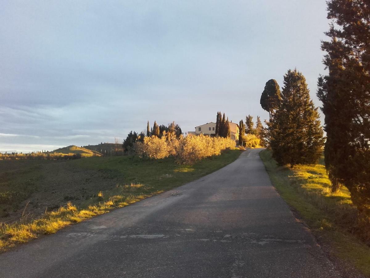 Agriturismo Il Torrione Черталдо Екстериор снимка