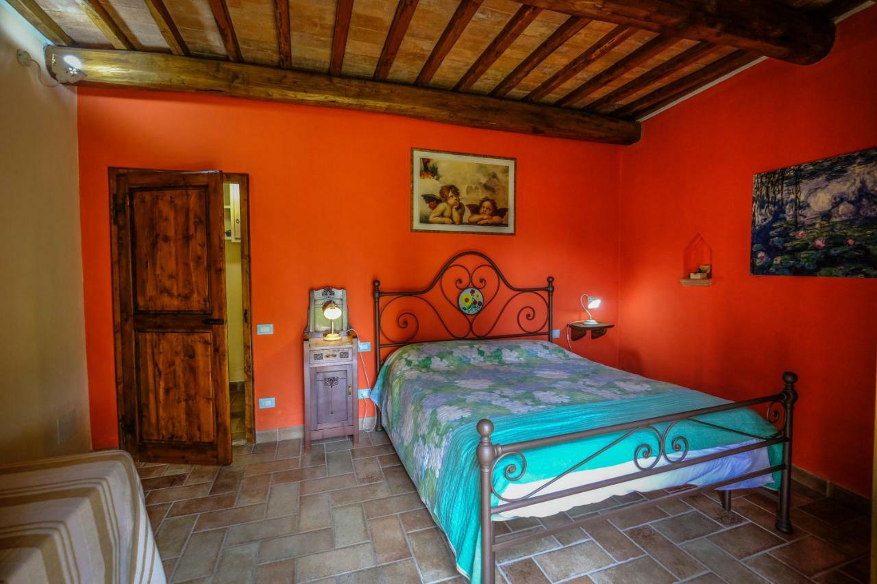 Agriturismo Il Torrione Черталдо Екстериор снимка