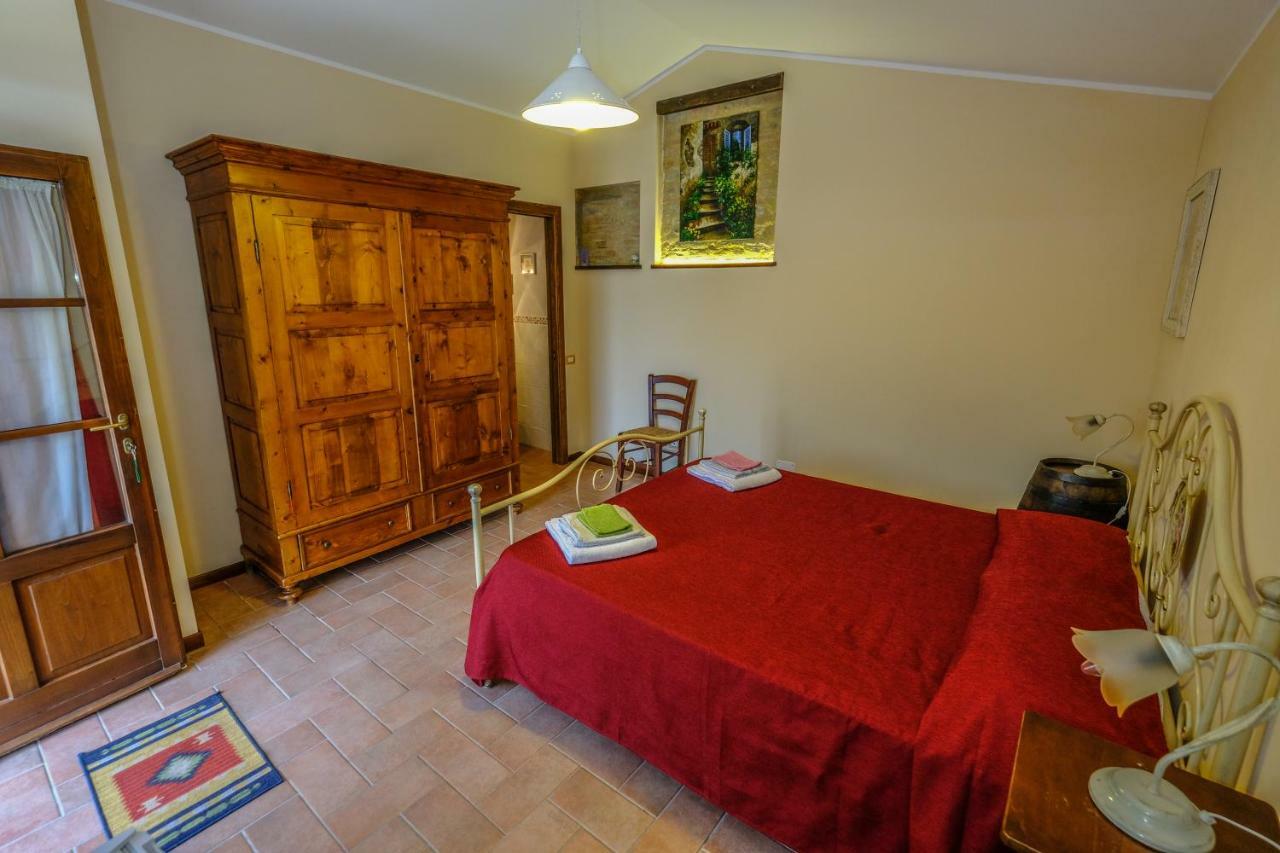 Agriturismo Il Torrione Черталдо Екстериор снимка