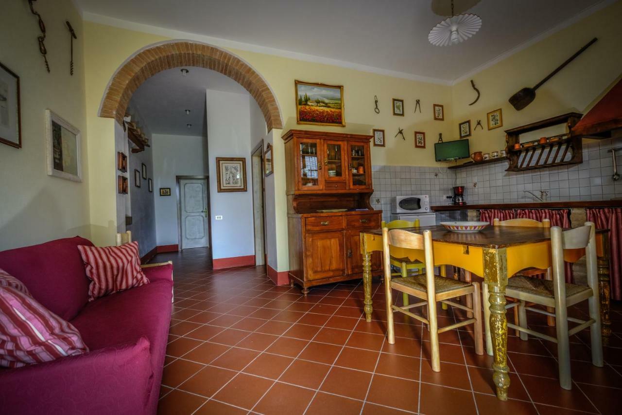 Agriturismo Il Torrione Черталдо Екстериор снимка