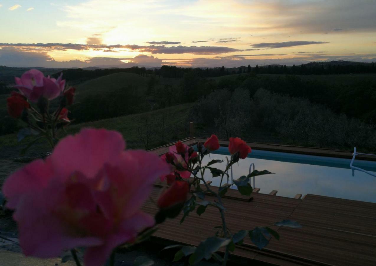 Agriturismo Il Torrione Черталдо Екстериор снимка
